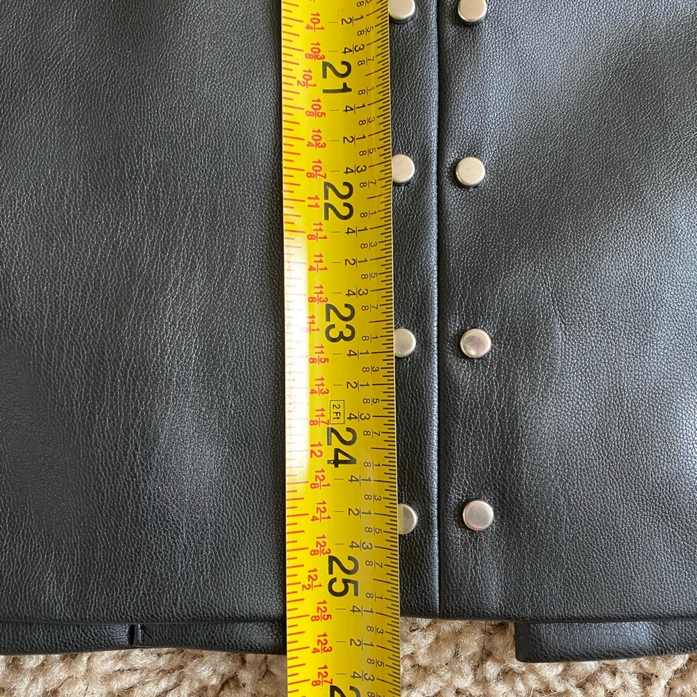 Leather skirt with studs - Picture 10 of 15